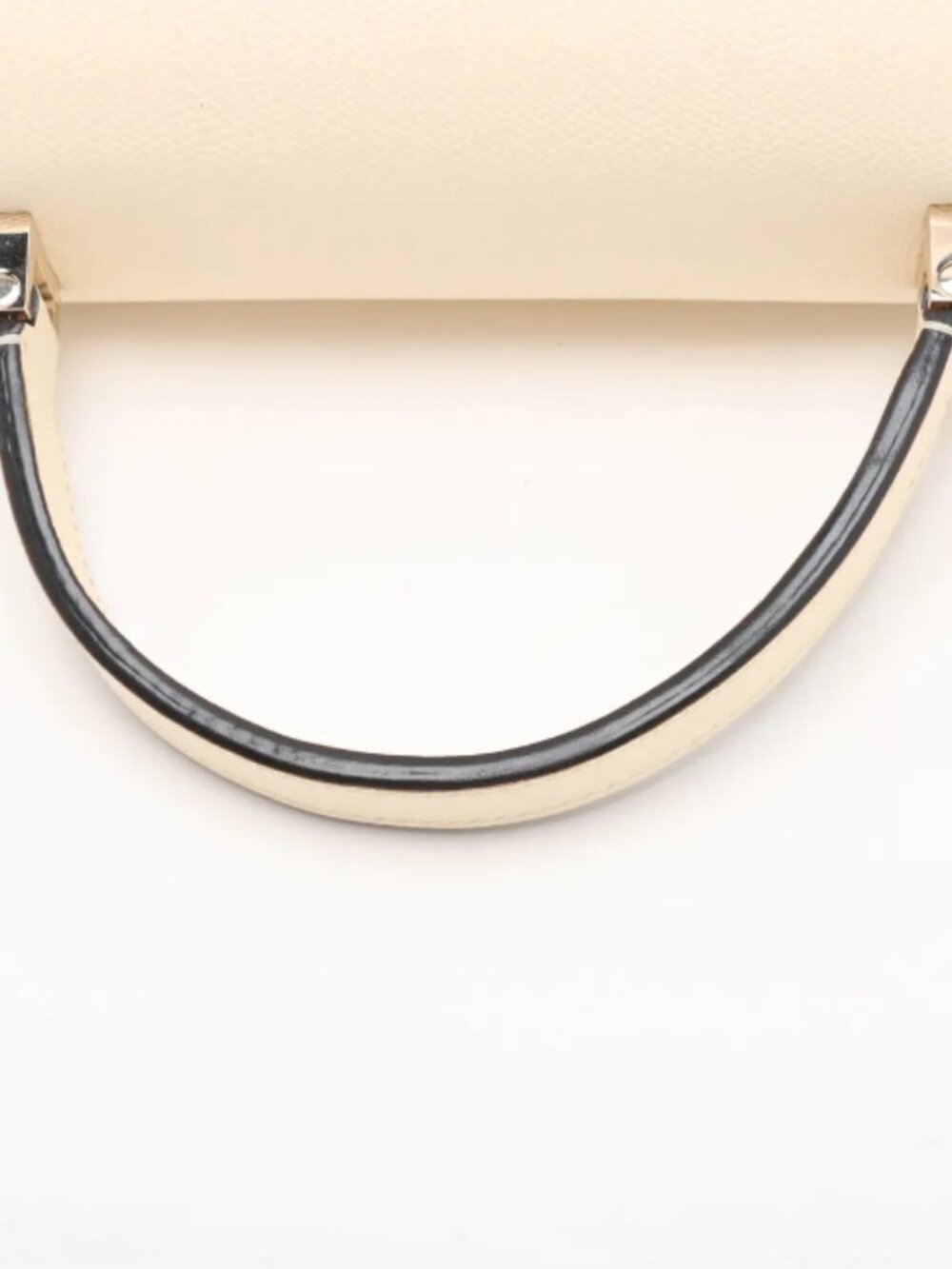The Valextra Medium Iside Leather Two-Way Handbag in Beige is a refined and eleg - Picture 5 of 15